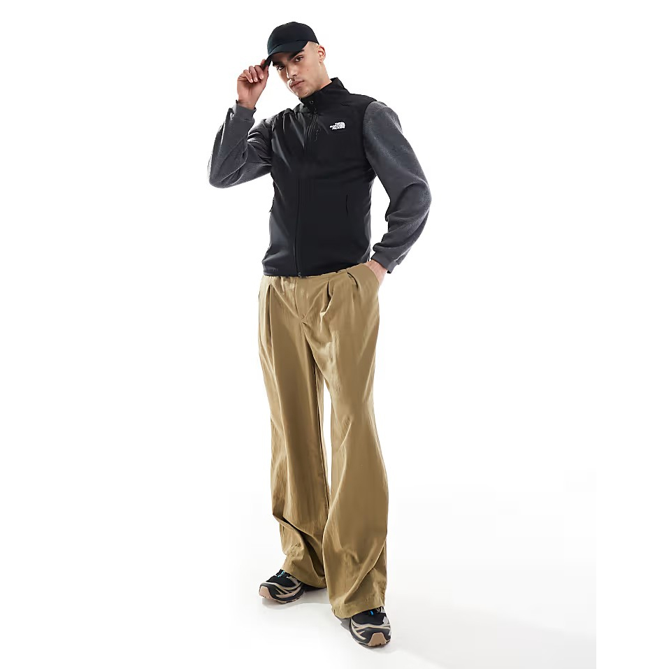 The North Face Nimble - Chaleco Cortavientos Softshell Negro para Hombre - Imagen 2